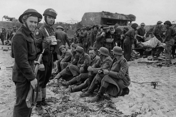 Straughan, Melville DutchCanadians Remember as One